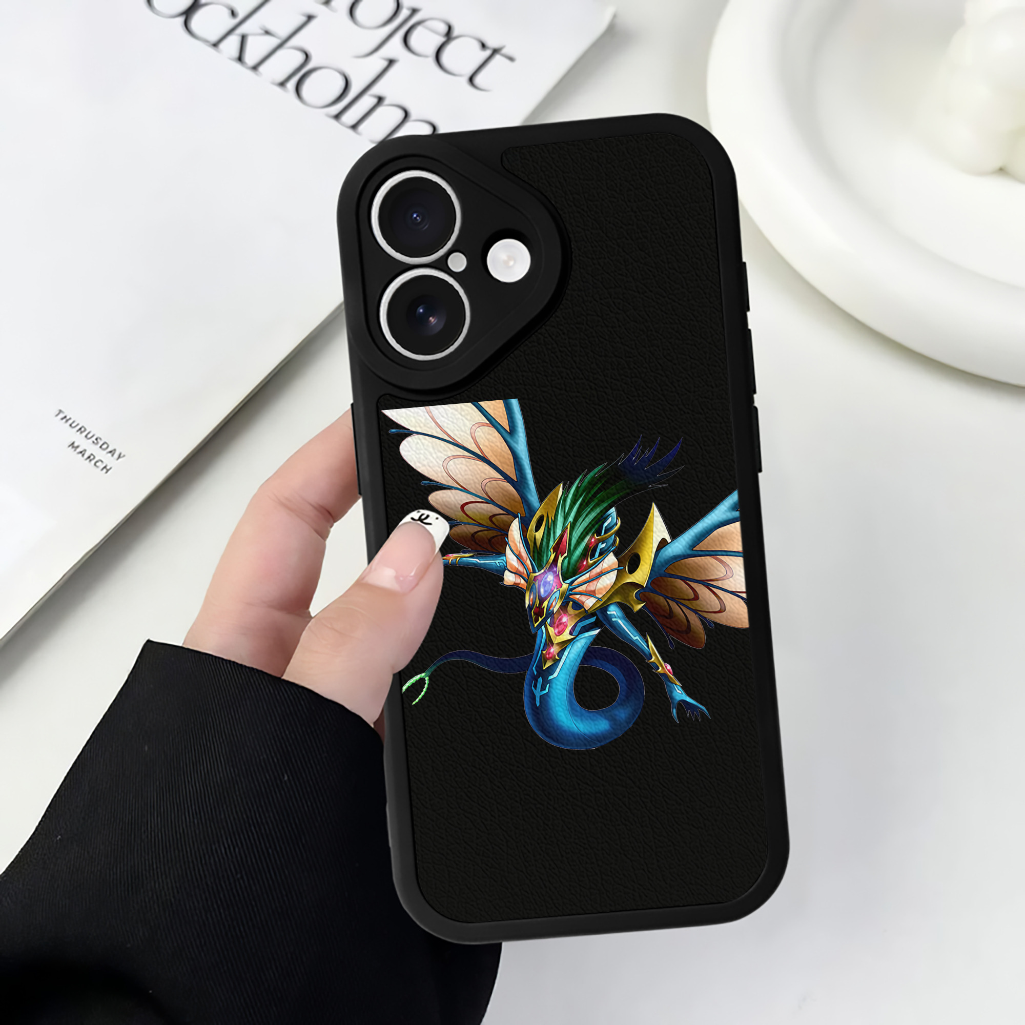 （画像用） 遊☆戯☆王 Yu-Gi-Oh! 【iPhone 16シリーズ対応】シリコンスマホケース（レザー調） 材質：シリコン